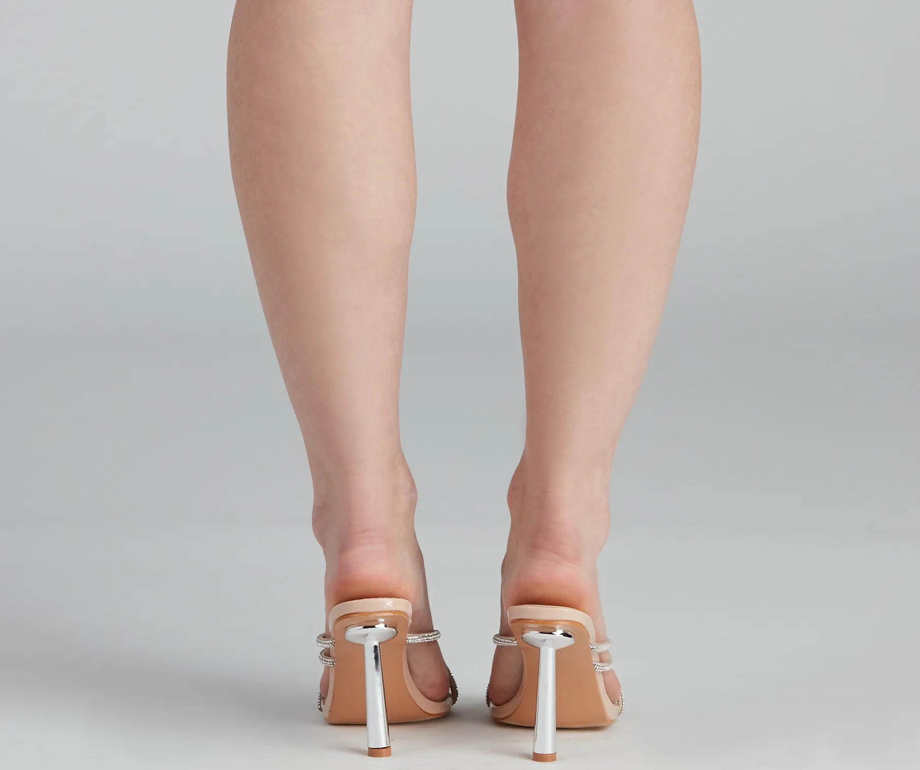 Olśnij w Strappy Mules z Kryształkami i Kwadratowym Noskiem