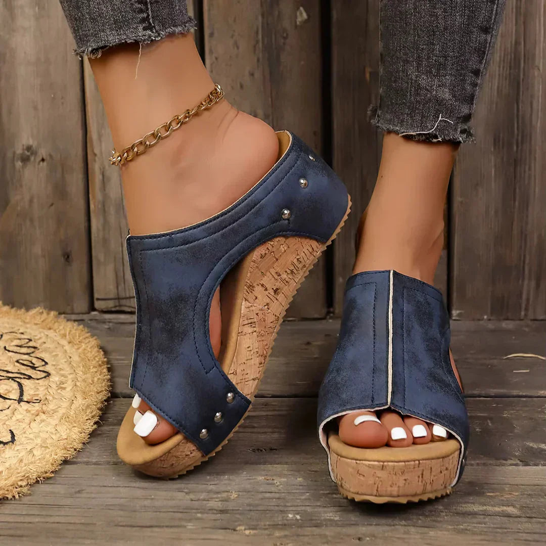 Nadine | Damskie sandały boho na platformie | Metalowe ćwieki | Slip-On z korkową platformą | Letnie sandały